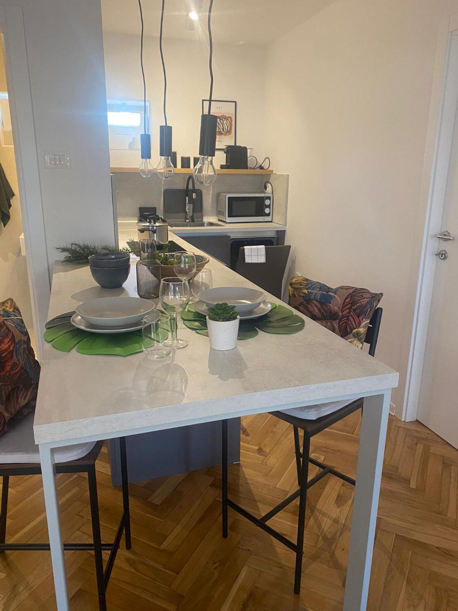 Nikval Apartment *